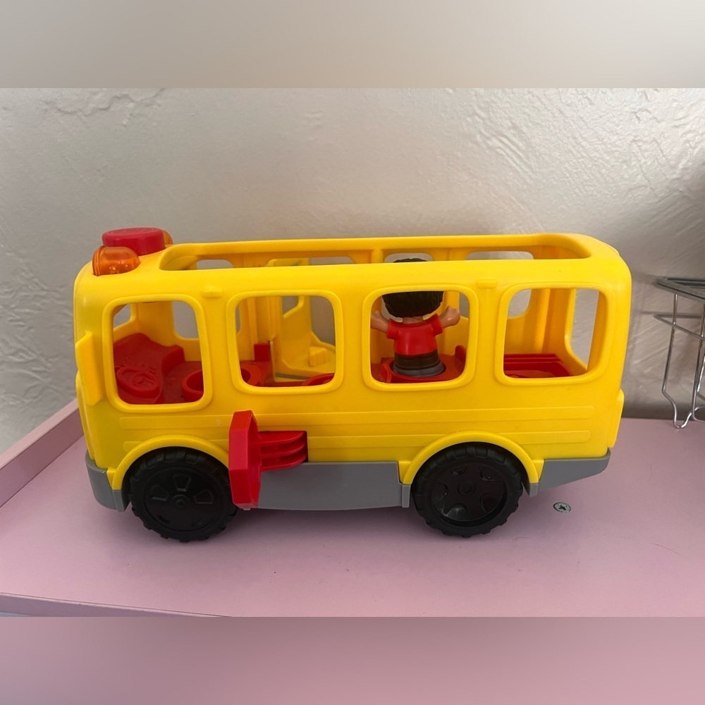 Little People School Bus - Picture 4 of 4